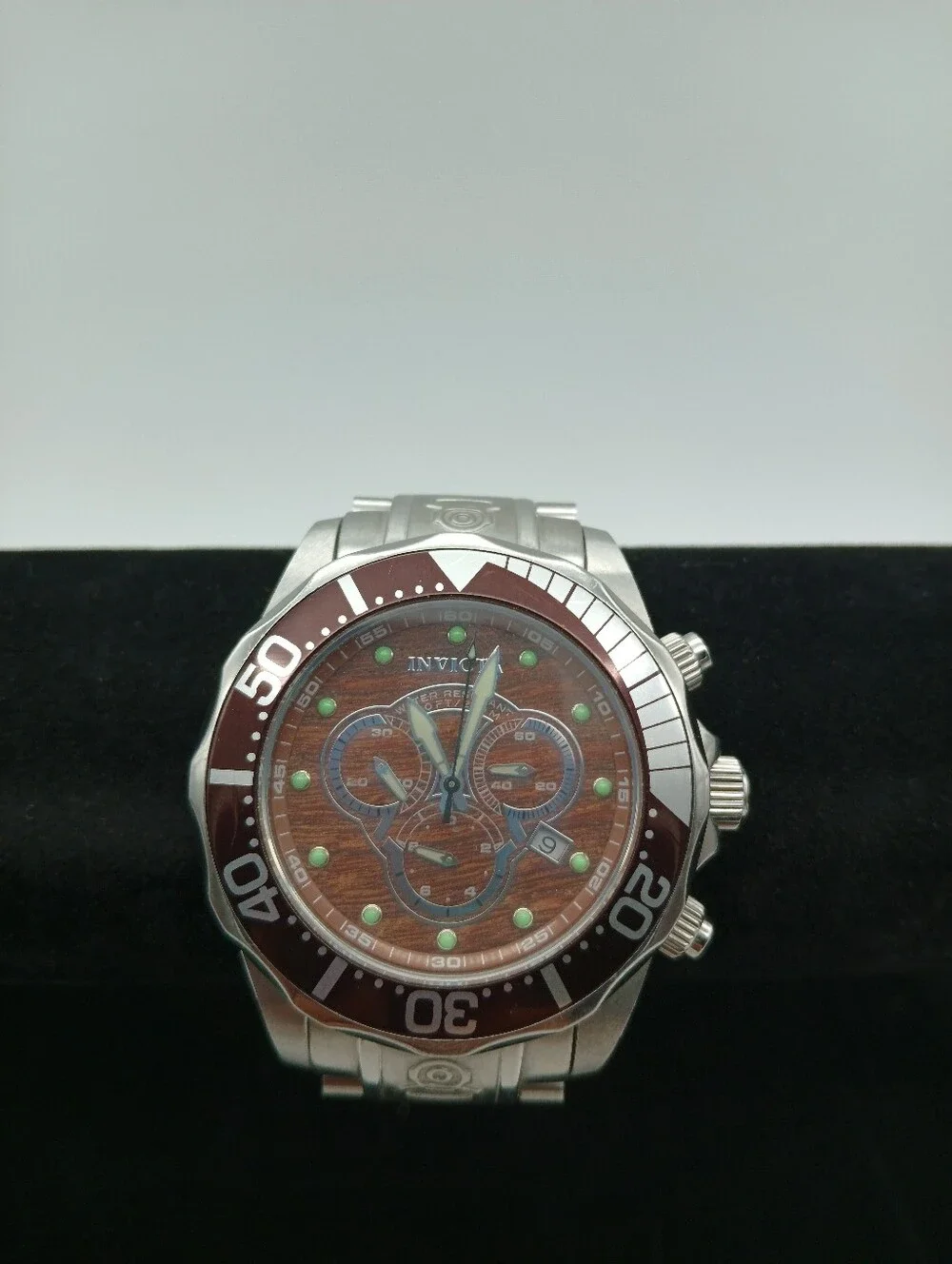 Invicta Silver Watch with Brown Wood-Texture Dial and Maroon Bezel 0164